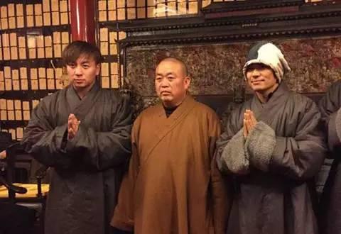 ����ǿ��С�������ˣ���Ϧҹ�����ŷ����Ҷ��Ӵ���˭