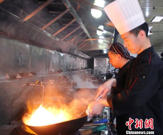 7�����磬����������������δ�ʦ���������Ϊ�˿�׼����ҹ�������ڿ��� ��