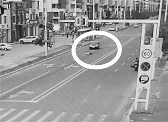 司机开车撞死前女友 称对方说我像苍蝇一样恶心 点击图片进入下一页