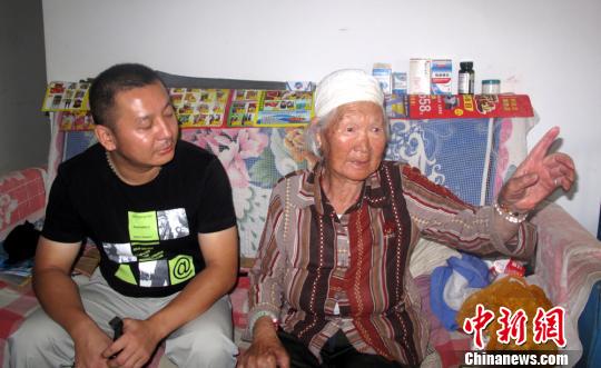 新疆兵团一社区治安员志愿孝老敬亲 美德照亮青春