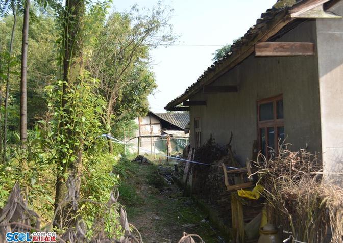 四川男孩失踪8天 家人在附近粪池发现疑似尸体