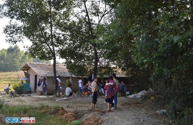 四川男孩失踪8天 家人在附近粪池发现疑似尸体