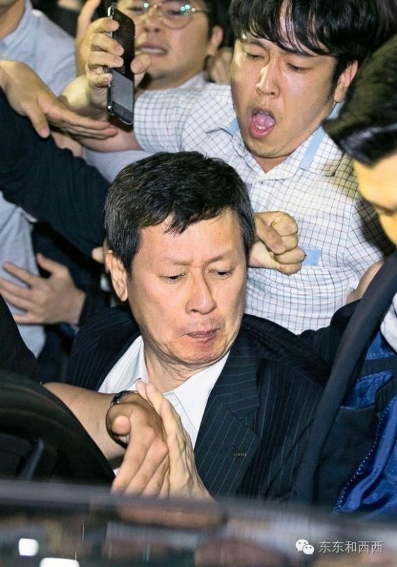 �����Ʒ��ڶ����Ⱥ��磺���ϵ���̨������Ⱥ��