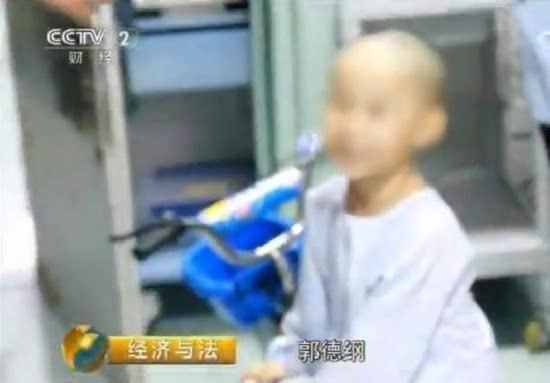 男婴手术后被弃医院3年 父母遭拘留才肯接走孩子 男童手术后被弃医院3年 父母遭拘留才肯接走孩子