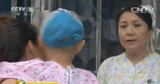 男婴手术后被弃医院3年 父母遭拘留才肯接走孩子 男童手术后被弃医院3年 父母遭拘留才肯接走孩子