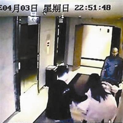 ���þƵ��¼�����Ů�ӣ����Ż���������о����