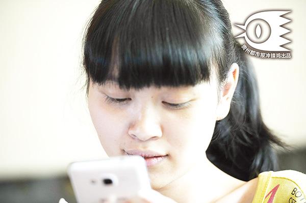 贵州山寨21岁脑瘫女孩最大心愿:好想谈恋爱 21岁脑瘫女孩:好想谈恋爱