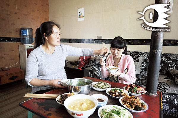 贵州山寨21岁脑瘫女孩最大心愿:好想谈恋爱 21岁脑瘫女孩:好想谈恋爱